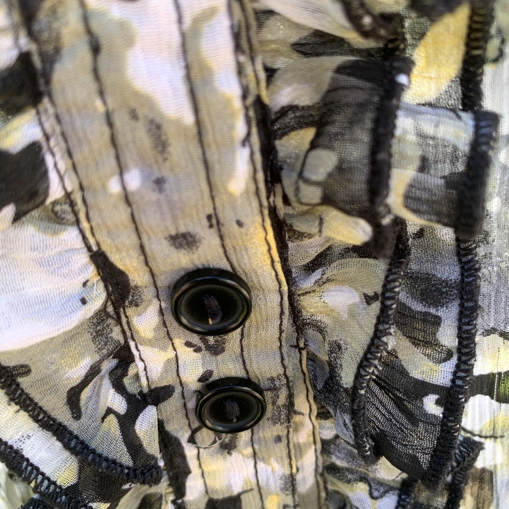 Lloyd Williams Chic Black and Gray Ruffled Short Sleeve chiffon   Sheer Blouse - Picture 5 of 9